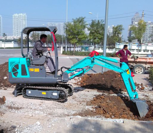 小型挖掘機保養